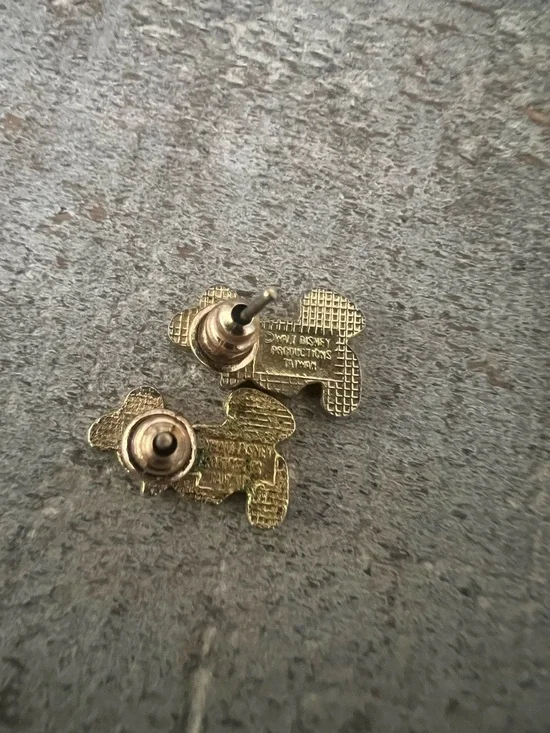 Vintage 1970’s Disney Productions Mickey Mouse Gold Tone Enamel Stud Earrings - Picture 4 of 4